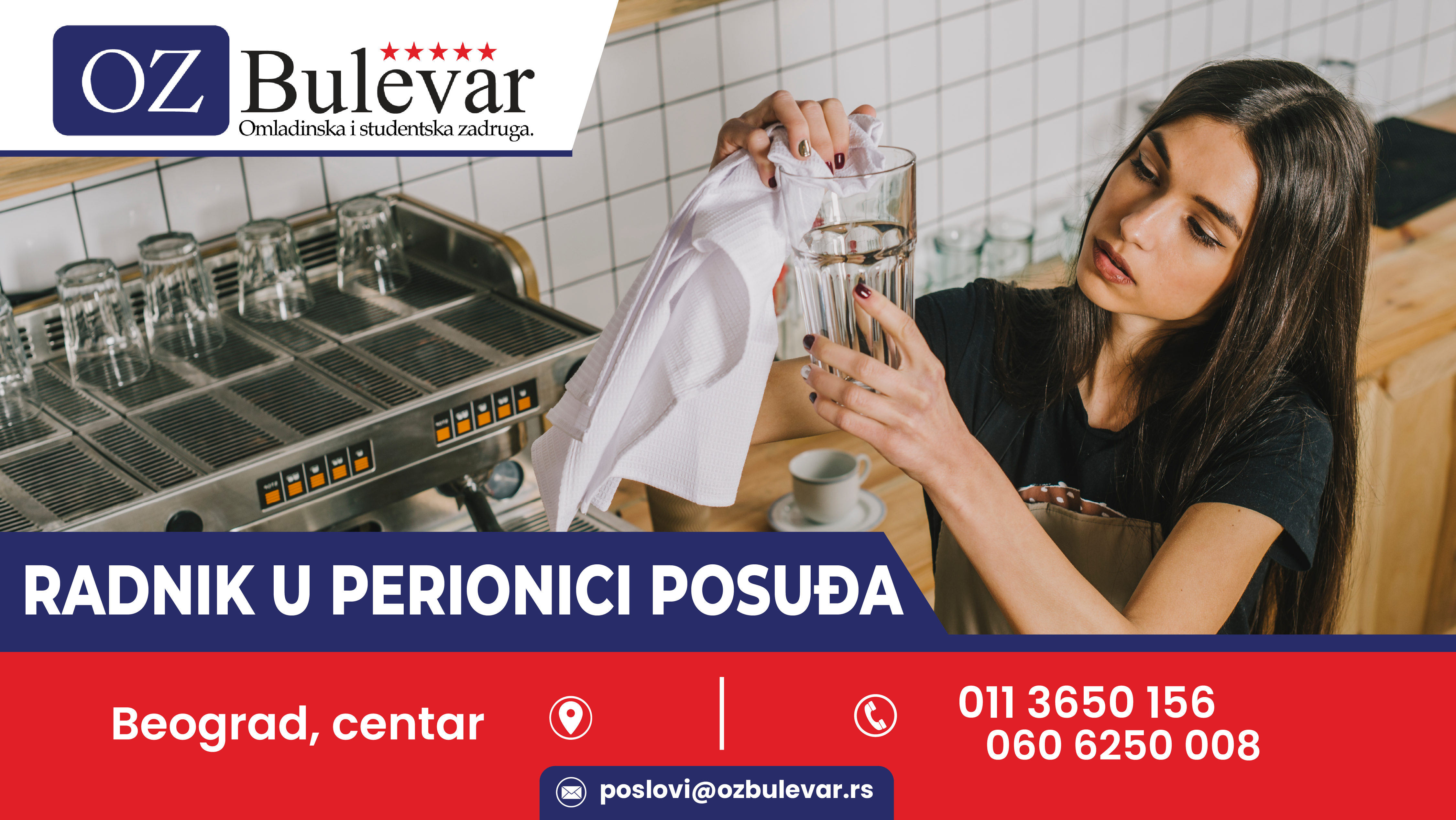 Radnik u perionici posuđa