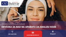 Devojka za rad na aparatu za analizu kože