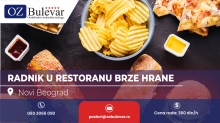 Radnik u restoranu brze hrane