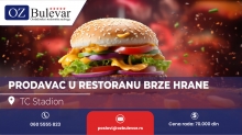 Prodavac u restoranu brze hrane