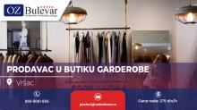 Prodavac u butiku garderobe